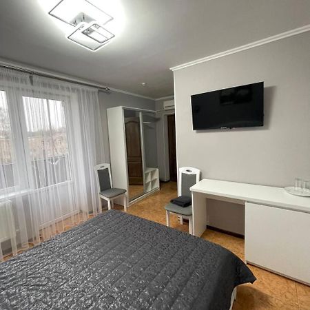 Золотий Лев Hotel Zvenyhorodka ภายนอก รูปภาพ