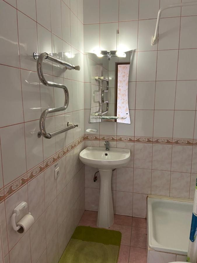 Золотий Лев Hotel Zvenyhorodka ภายนอก รูปภาพ