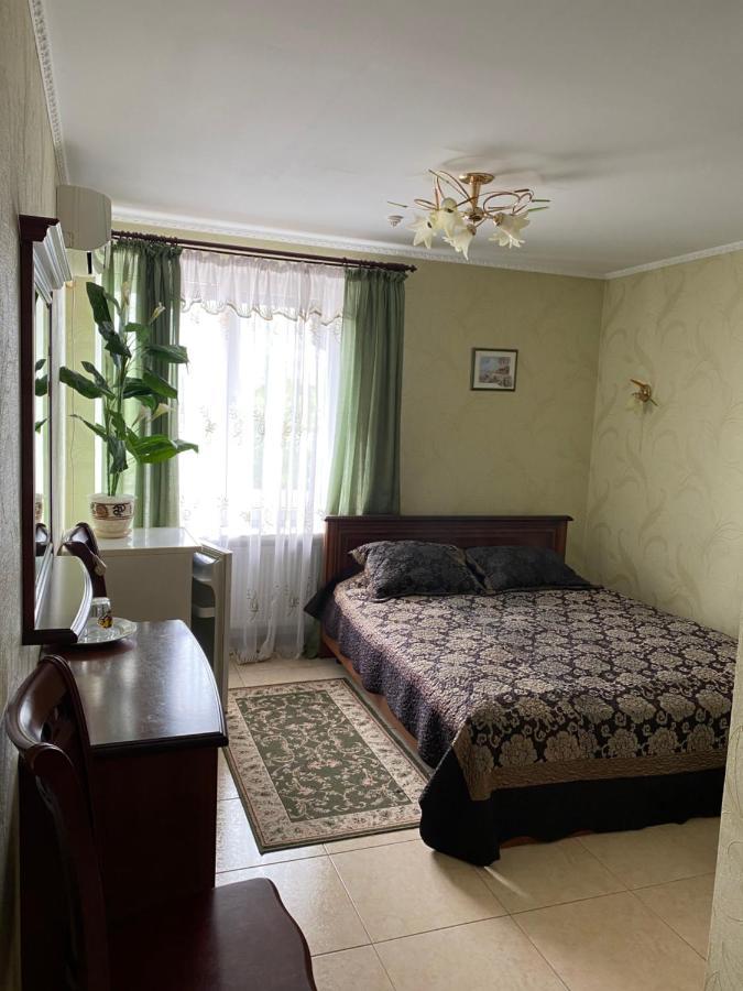 Золотий Лев Hotel Zvenyhorodka ภายนอก รูปภาพ